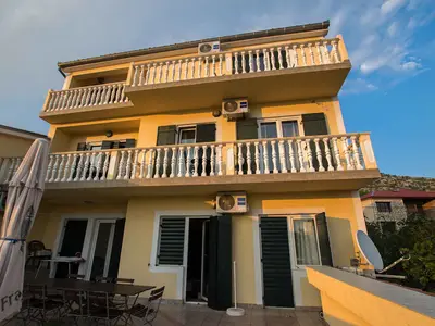 Ferienwohnung für 8 Personen (95 m²) in Starigrad-Paklenica 8/10