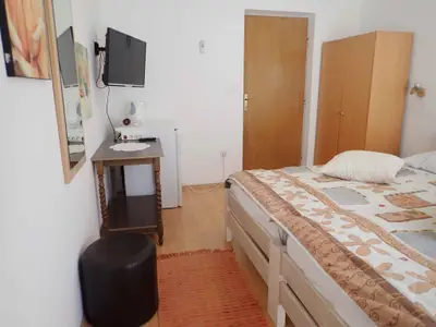 Ferienwohnung für 2 Personen (16 m²) in Starigrad-Paklenica 5/10