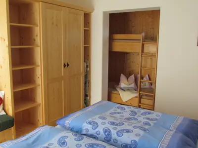 Schlafzimmer mit Etagenbett für Kinder bis 1,60 m