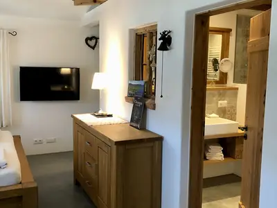 Übergang vom Schlafbereich in das Wohlfühlbad