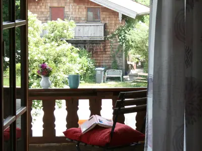 FeWo Heuboden Balkon Wohnzimmer