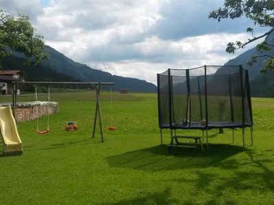 Spielplatz vor dem Haus