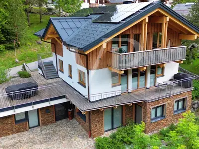 Neuwertiges Chalet mit Photovoltaikanlage, Sauna &