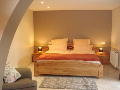 Doppelschlafzimmer mit Ausgang zum Garten Doppelschlafzimmer mit Ausgang zum Garten