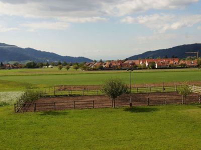 Ausblick vom Balkon in Richtung Freiburg und Vogesen