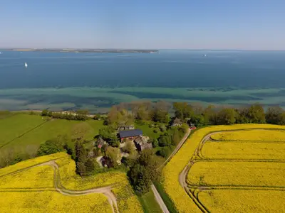 Tolle Alleinlage: Der Mühlendamm an der Flensburger Förde