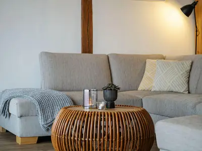 Großes Sofa im Wohnbereich