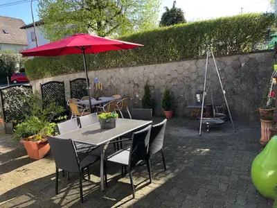 Innenhof mit Sitzgruppe
