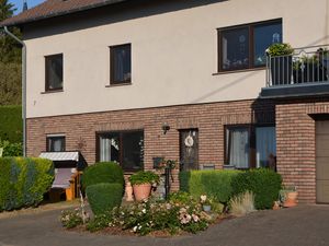 23513538-Ferienwohnung-3-Steineberg-300x225-1