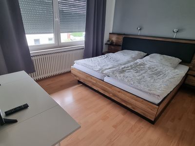 Schlafzimmer 1