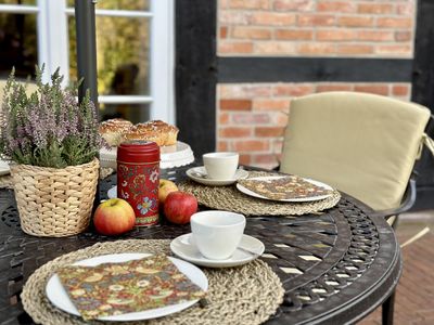 FW im alten Pfarrhaus - Terrasse gedeckter Tisch