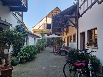 Innenhof mit Fahrrädern