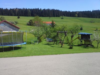 Unser Spielplatz mit Liegewiese