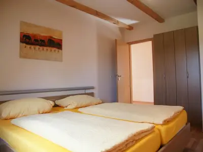 FeWo 2 - Schlafzimmer
