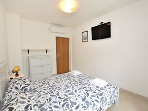 23945349-Ferienwohnung-7-Stivan-300x225-3