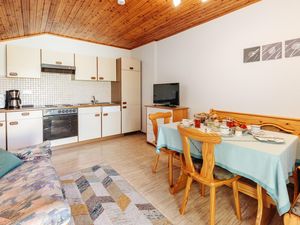 23912377-Ferienwohnung-4-St.Kanzian am Klopeiner See-300x225-4