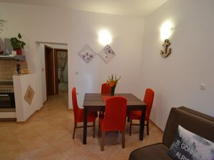 23916995-Ferienwohnung-4-Stobreč-300x225-2