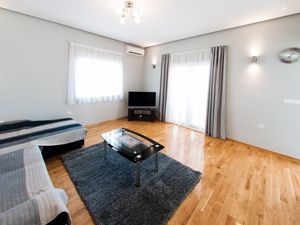 24058585-Ferienwohnung-6-Stobreč-300x225-2