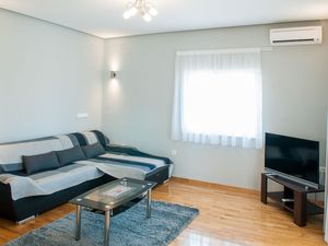 24058585-Ferienwohnung-6-Stobreč-300x225-3