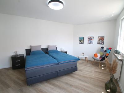 Schlafzimmer 1