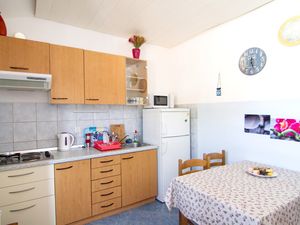 18322860-Ferienwohnung-5-Stomorska-300x225-3