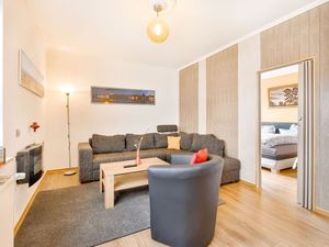 23976371-Ferienwohnung-8-Stralsund-300x225-2