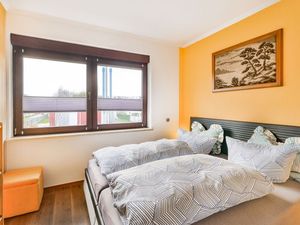 23976371-Ferienwohnung-8-Stralsund-300x225-3