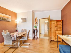 23976371-Ferienwohnung-8-Stralsund-300x225-1