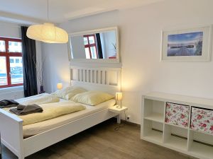 24006571-Ferienwohnung-4-Stralsund-300x225-3