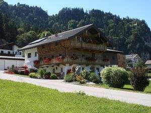 24020071-Ferienwohnung-4-Strass im Zillertal-300x225-3