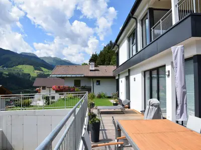 Außenansicht, Garage (überdacht) ebenso vorhanden