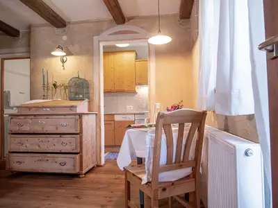 brotkammer-landhaus-strickenmacher-badezimmer-kuec