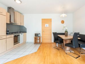 19337037-Ferienwohnung-4-Strengen-300x225-1