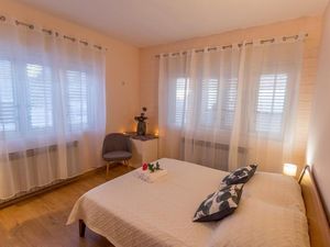 23696901-Ferienwohnung-9-Studenci-300x225-5