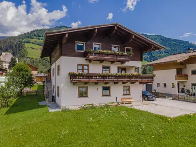 Außenseite Ferienhaus [Sommer]