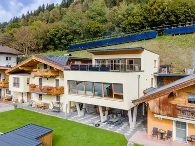 Außenseite Ferienhaus [Sommer]