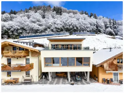 Außenseite Ferienhaus [Winter]