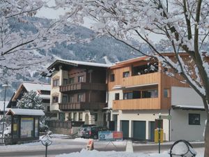 24034866-Ferienwohnung-3-Stumm im Zillertal-300x225-1