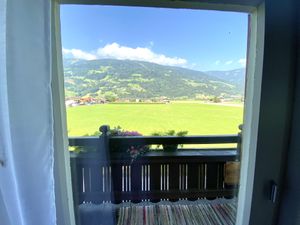 Zillertal-Stumm-Haus Imperfect-Studio-Aussicht