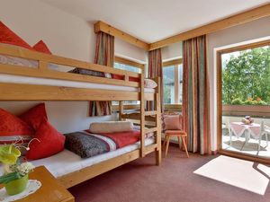 23996240-Ferienwohnung-4-Stumm im Zillertal-300x225-3