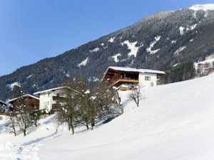 23850743-Ferienwohnung-5-Stumm im Zillertal-300x225-1