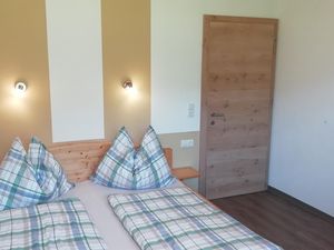 24034904-Ferienwohnung-4-Stumm im Zillertal-300x225-3