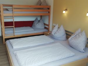 24034905-Ferienwohnung-6-Stumm im Zillertal-300x225-4