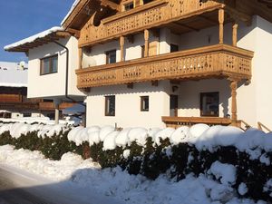 24034915-Ferienwohnung-4-Stumm im Zillertal-300x225-3