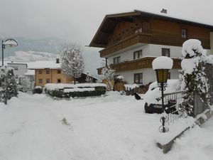 24035052-Ferienwohnung-3-Stumm im Zillertal-300x225-5