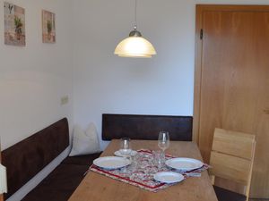 24035057-Ferienwohnung-7-Stumm im Zillertal-300x225-5