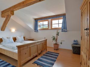 24035110-Ferienwohnung-8-Stumm im Zillertal-300x225-1