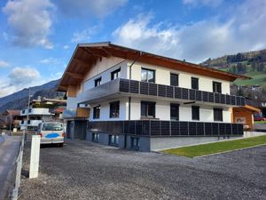 24035128-Ferienwohnung-5-Stumm im Zillertal-300x225-1