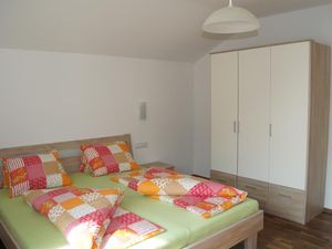 24035200-Ferienwohnung-8-Stumm im Zillertal-300x225-3