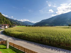 24035249-Ferienwohnung-4-Stumm im Zillertal-300x225-3